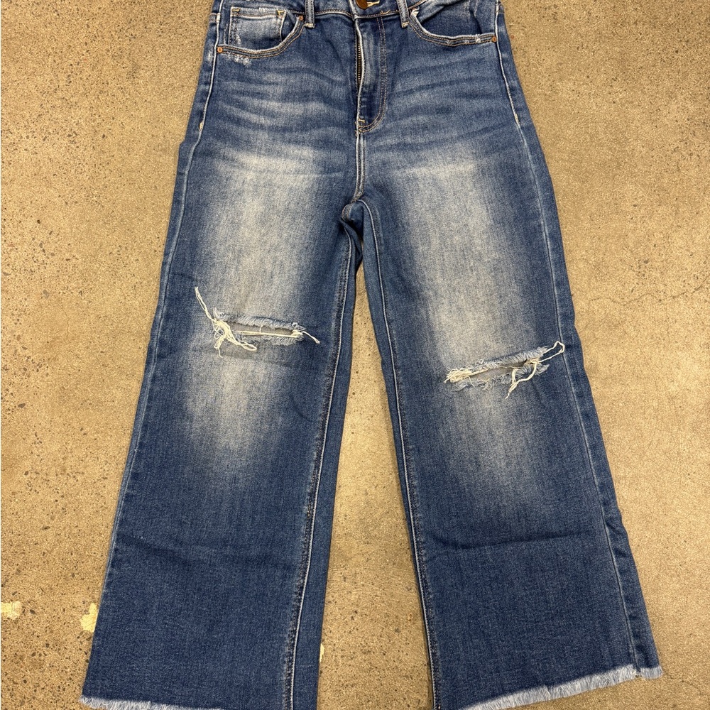 Distressed Risen Cropped Wide Leg Blue Jeans